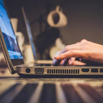 Συνεχίζεται η αύξηση των ψηφιακών συναλλαγών με το Δημόσιο