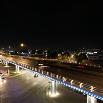 Όλοι οι κεντρικοί οδικοί άξονες της Αττικής διαθέτουν πλέον νέο φωτισμό Led