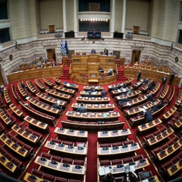 Οι τοποθετήσεις στην Επιτροπή Θεσμών και Διαφάνειας