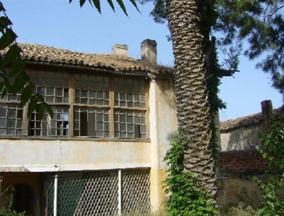 LAYRIO_OIKIA MPIA Αποκαθίσταται το διατηρητέο κτίριο «Οικία Μπία»