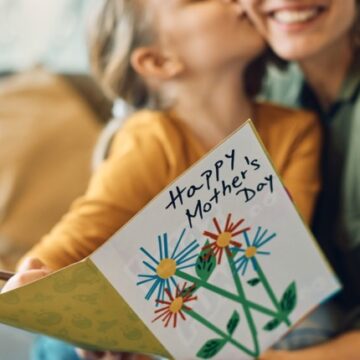 Η Γιορτή της Μητέρας στους δήμους της Αττικής