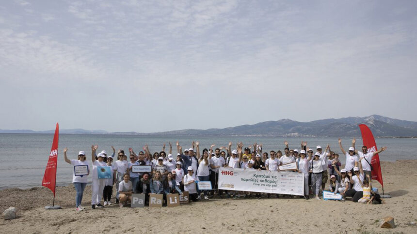 75 εργαζόμενοι καθάρισαν την παραλία Σχινιά