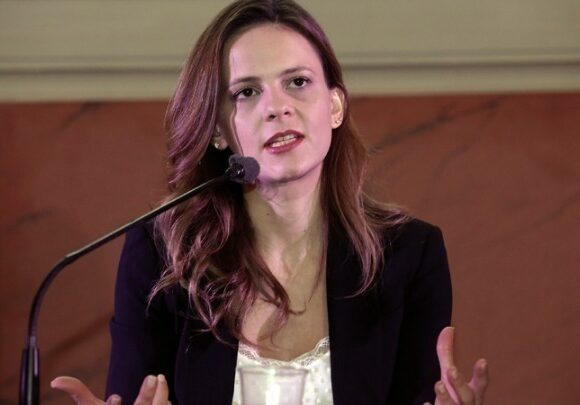 AXTSIOGLOY «Άμεση νομική κατοχύρωση του όρου ‘γυναικοκτονία’»