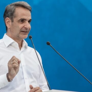 Υπέρ της αυτοδυναμίας Μητσοτάκη τάσσονται 22 ακαδημαϊκοί