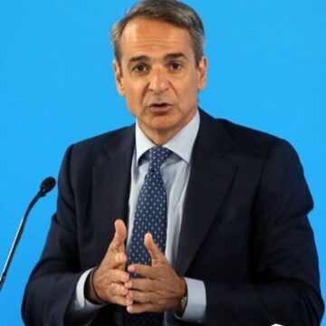 «Η αύξηση των μισθών σε δημόσιο και ιδιωτικό τομέα είναι προτεραιότητα»