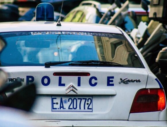 PERIPOLIKO Εξαρθρώθηκε συμμορία που έκλεβε παριστάνοντας τους υπαλλήλους της ΔΕΗ