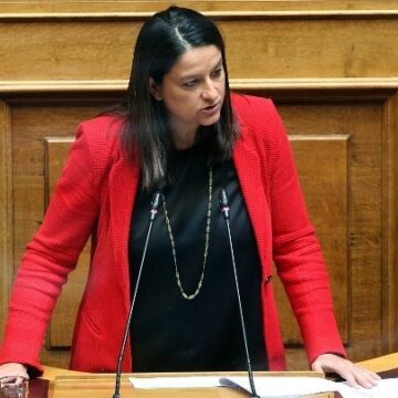 «Να στείλουμε ηχηρό μήνυμα στους απανταχού Έλληνες ότι θέλουμε η φωνή τους να ακούγεται πιο δυνατά»