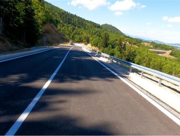 Σύμβαση για τη βελτίωση του οδικού άξονα Δροσιά-Διόνυσος-Νέα Μάκρη