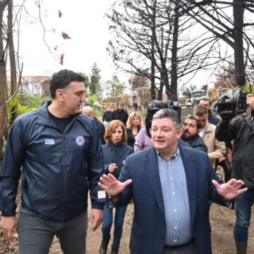 Αυτοψία Κικίλια στα αντιπλημμυρικά έργα σε ρέμα στις Αχαρνές