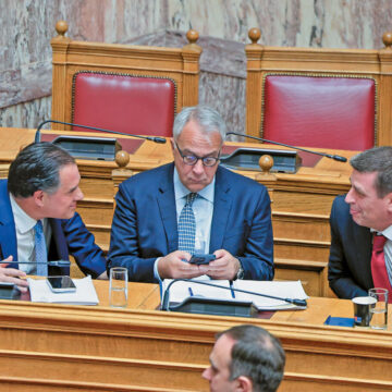 Τι αλλάζει με την τροπολογία για τους εργαζόμενους μετανάστες