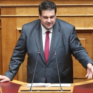 Οι διατάξεις για την αυτοδιοίκηση έρχονται με μεγάλη φειδώ και λύνουν ζητήματα