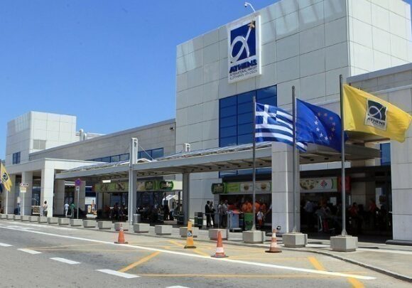 AERODROMIO ELEFTHERIOS BENIZELOS Στα 21 δισ. ευρώ τα έσοδα από τον τουρισμό
