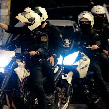 Πυροβολισμοί κατά αστυνομικών στη λεωφόρο Παιανίας-Μαρκοπούλου