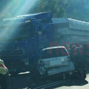 Τροχαίο ατύχημα με τρία οχήματα στην Αθηνών-Σουνίου