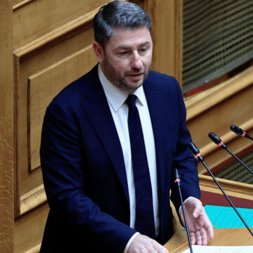 Ο Ανδρουλάκης κατέθεσε πρόταση δυσπιστίας