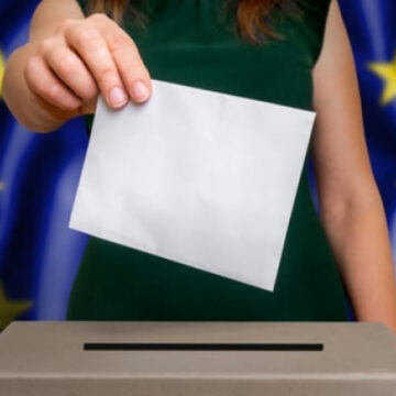 Ανακοινώθηκαν τα 28 πρώτα ονόματα του ευρωψηφοδελτίου