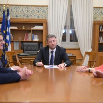 Στο ευρωψηφοδέλτιο Ρόζα Βρεττού, Κώστας Χρυσόγονος, Ηλίας Κικίλιας και Παναγιώτης Δημόπουλος