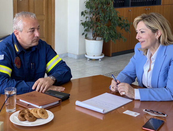 Συνάντηση της Β. Καβαλλάρη με τον Γενικό Επιθεωρητή της Πυροσβεστικής Ν. Ελλάδος