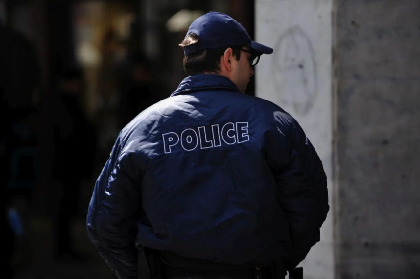 ASTYNOMIA Έκαναν τρεις διαρρήξεις στην Κέα και συνελήφθησαν στο λιμάνι
