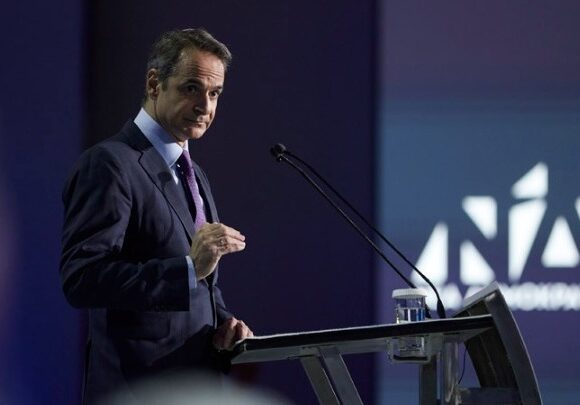 MHTSOTAKHS_SYNEDRIO Ανοίγει η αυλαία του επετειακού συνεδρίου της ΝΔ
