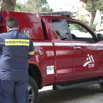 Παράδοση 15 νέων πυροσβεστικών οχημάτων