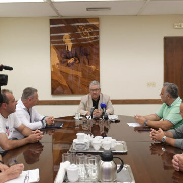 Συνάντηση Δημήτρη Κουτσούμπα με αντιπροσωπεία του ΕΚΑΒ