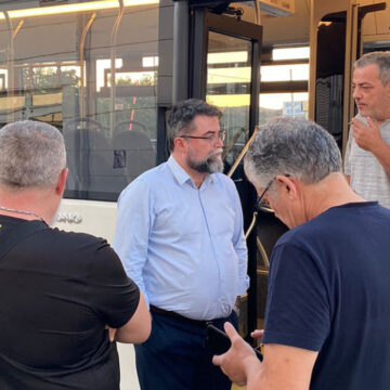 Στο αμαξοστάσιο της Ανθούσας ο νέος υφυπουργός Υποδομών Βασίλης Οικονόμου