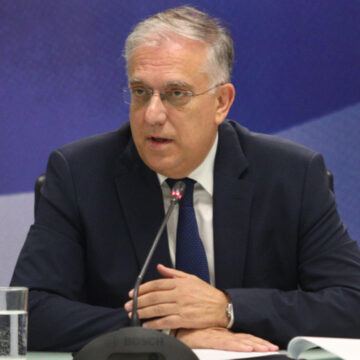 Συναντήσεις Θεοδωρικάκου με τους επιχειρηματίες του λιανεμπορίου