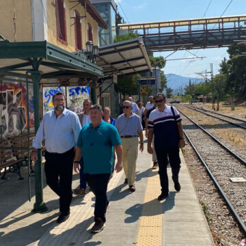 Αυτοψία του Βασίλη Οικονόμου σε σταθμούς του ΟΣΕ