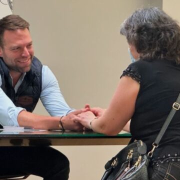 Ο Κασσελάκης ευχαρίστησε τους πολίτες που βρέθηκαν στα γραφεία του