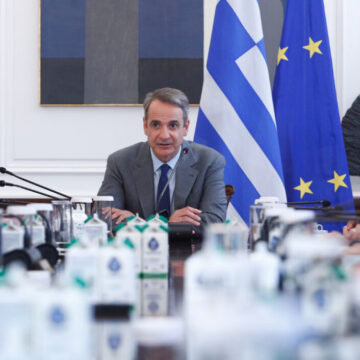 Το κράτος είναι παρόν από την πρώτη στιγμή σε εκατοντάδες εστίες φωτιάς