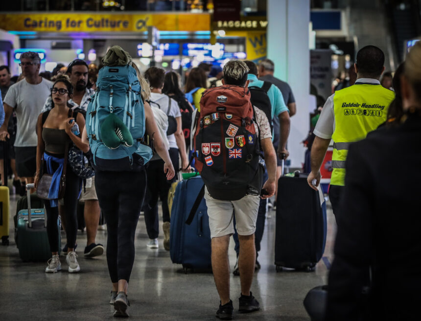AERODROMIO_EPIBATIKH KINHSH 15,75 εκατ. επιβάτες διακινήθηκαν το α’ εξάμηνο του 2026