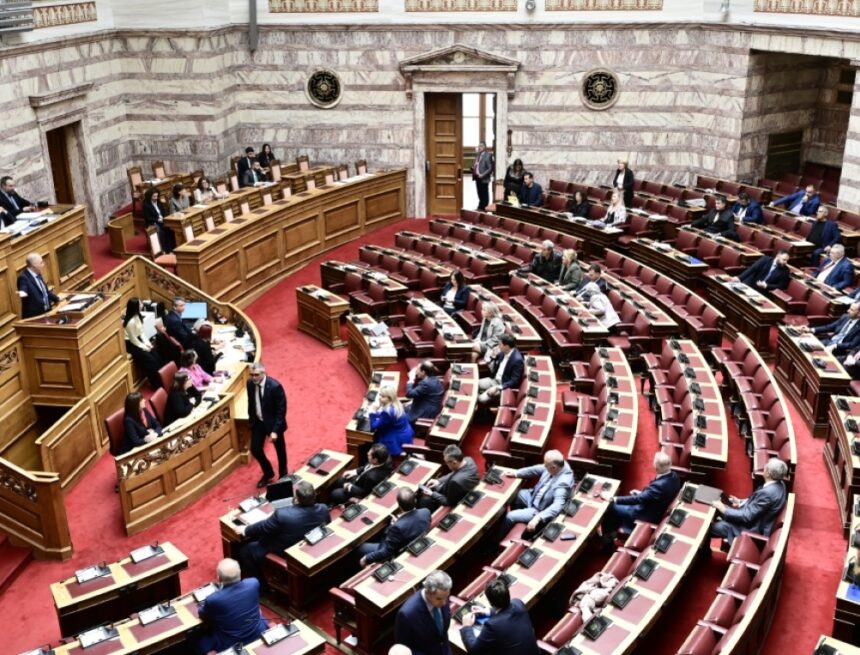 Στην Ολομέλεια το ν/σ του ΥΠΕΣ για το νέο βαθμολόγιο στο Δημόσιο