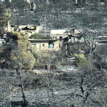 Ξεκινούν οι πληρωμές στους πληγέντες από τις φωτιές στην Αττική