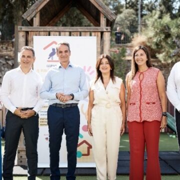 Προσηλωμένη η κυβέρνηση στην ουσιαστική στήριξη των οικογενειών με μικρά παιδιά