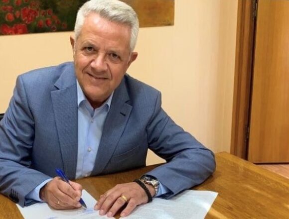 Υπογραφή σύμβασης για την αποκατάσταση οδών