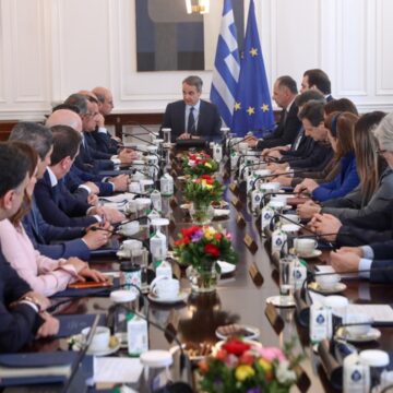 Στα 950 ευρώ ο κατώτατος μισθός το 2027