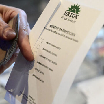 Ν. Ανδρουλάκης και Χ. Δούκας στον 2ο γύρο