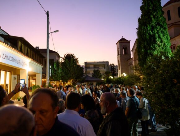 SARONIKOS_EGAINIA BIBLIOTHIKIS (2) Εγκαινιάστηκε η Δημοτική Βιβλιοθήκη Καλυβίων