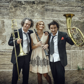 Η ΧΡΥΣΗ ΤΟΜΗ Κερατέας πάει στο θέατρο Ακροπόλ