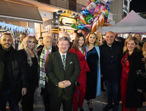 AXARNES_XRISTOYGENNA 2 Με το άναμμα του Χριστουγεννιάτικου δέντρου ξεκίνησαν οι εορταστικές εκδηλώσεις