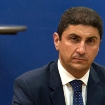 Ο Λευτέρης Αυγενάκης επανεντάσσεται στην ΚΟ