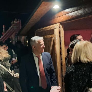 Σήμαναν Χριστούγεννα και Πρωτοχρονιά