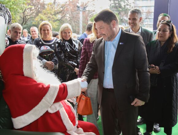 PERIFEREIA_XRISTOYGENNA Ανοίγει τις πόρτες του το Χριστουγεννιάτικο Χωριό στο Πεδίον του Αρεως