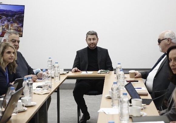 ANDROYLAKHS Επιμένουμε να εκλεγεί προοδευτικός Πρόεδρος της Δημοκρατίας