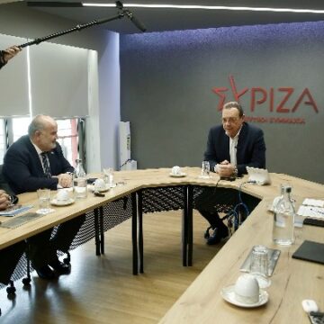 Συνάντηση Σ. Φάμελλου με τους προέδρους του Επαγγελματικού Επιμελητηρίου Αθηνών και της ΓΣΕΒΕΕ