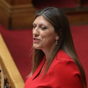 Τις 124 έφτασαν οι επίκαιρες ερωτήσεις της Ζ. Κωνσταντοπούλου στον πρωθυπουργό