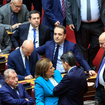 Δεν επετεύχθη στη δεύτερη ψηφοφορία η πλειοψηφία