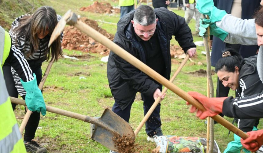 AXARNES_DENDROFYTEYSH Μεγάλη δενδροφύτευση περιμετρικά του Λόφου των Σαράντα Μαρτύρων