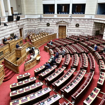 Αρχές Μαρτίου η προ ημερησίας συζήτηση και η προανακριτική για τα Τέμπη